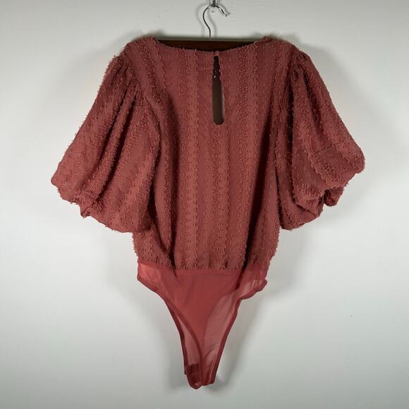 NWT Lulu's Rusty Rose Textured Puff Sleeve Bodysuit, Sz XS - Picture 3 of 8